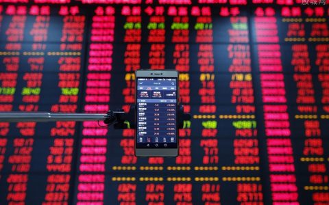 今日原油上涨：多因素驱动